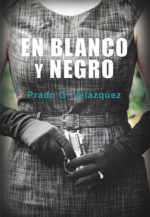 En blanco y negro.