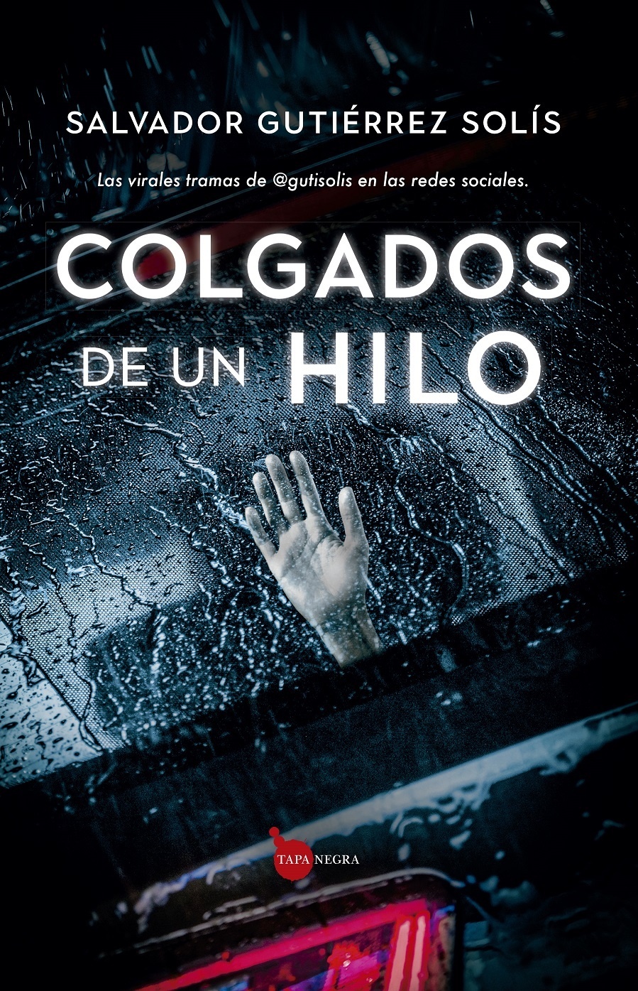 Colgados de un hilo. 